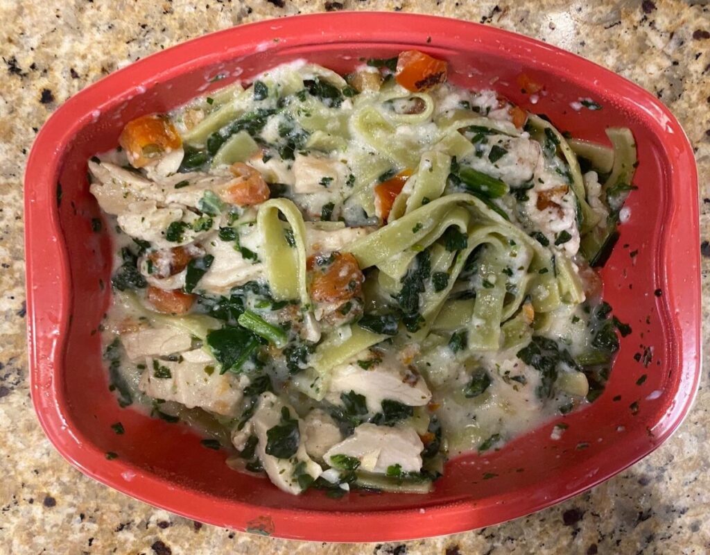 SmartMade Chicken with Spinach Fettuccine